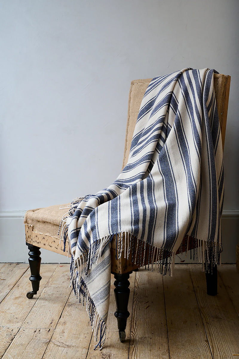 Blanket in Super-soft Lambswool Navy Even Stripes