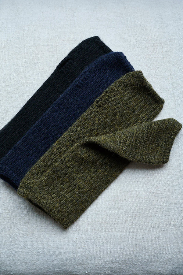 Wrist Warmers in Cashmere Mix - Indigo