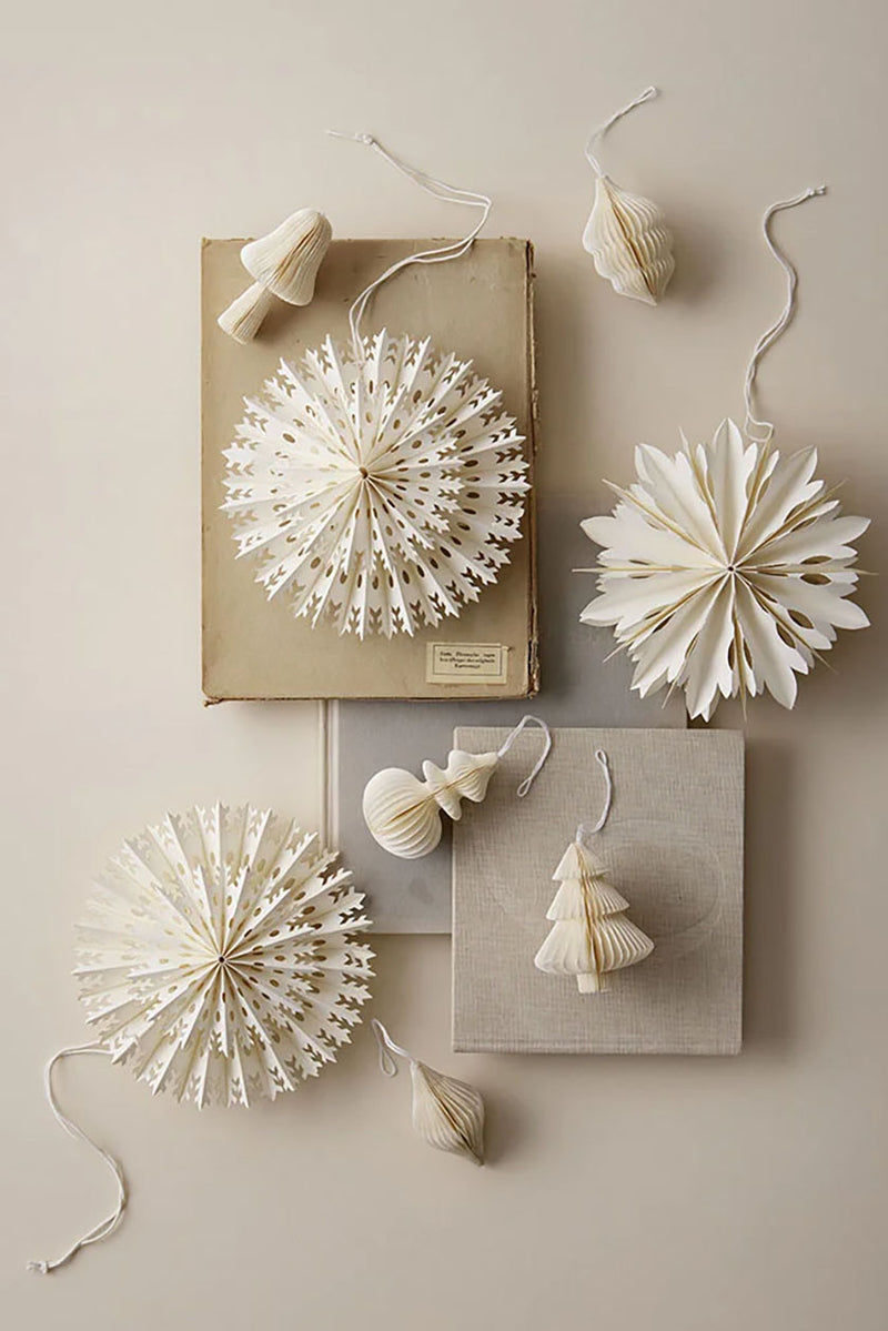 Paper Ornament Stellar White 21cm